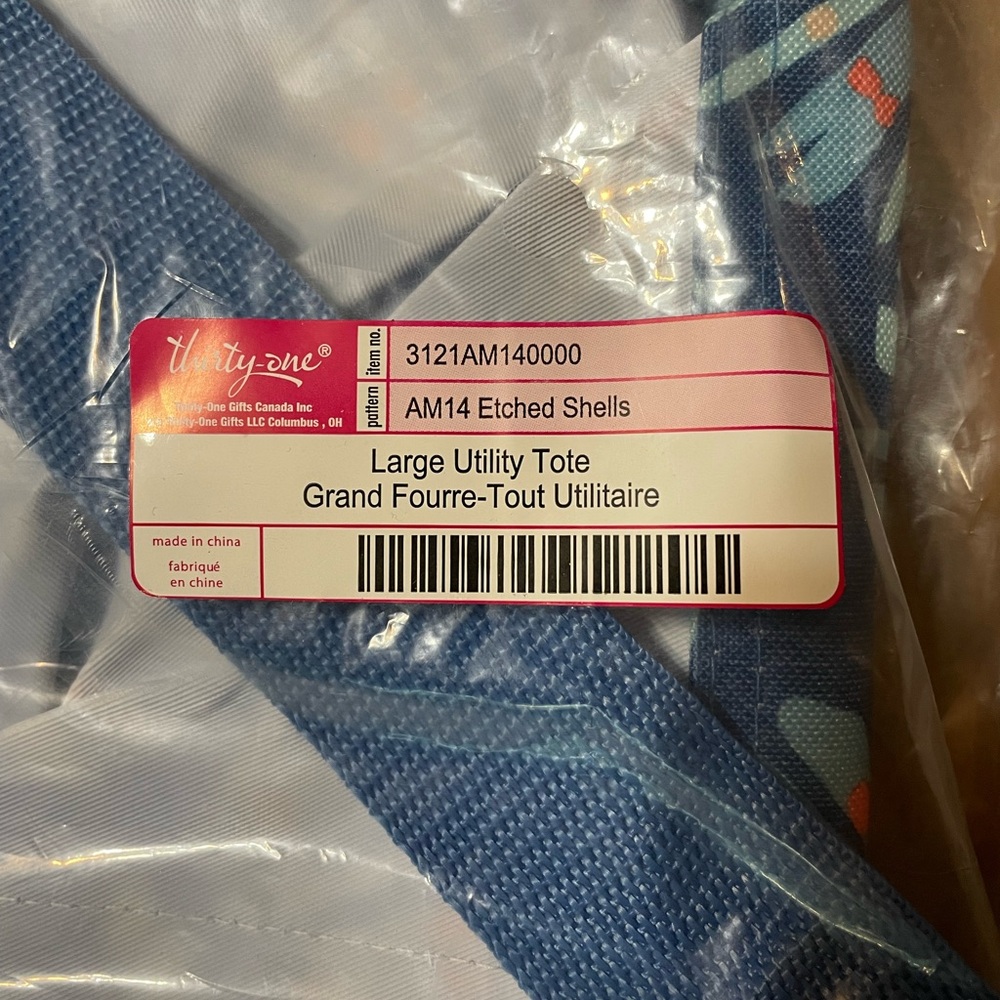 Thirty-one Large utility tote .. brand new .. etched shells